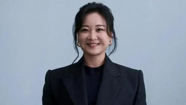 贾玲成功破圈，离开综艺后，进军短剧跟情景短剧