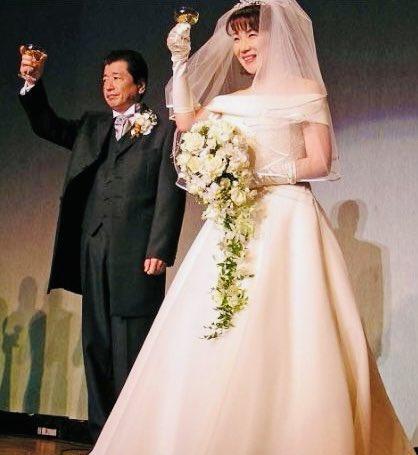 即将在10月15日成为日本历史上第一位女首相的高市早苗，她的丈夫也是一个政治人物