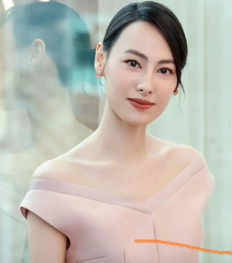 当年李泽楷5个亿的天价分手费
震惊了多少圈外人，
兜兜转转这么多年原来人家也才3