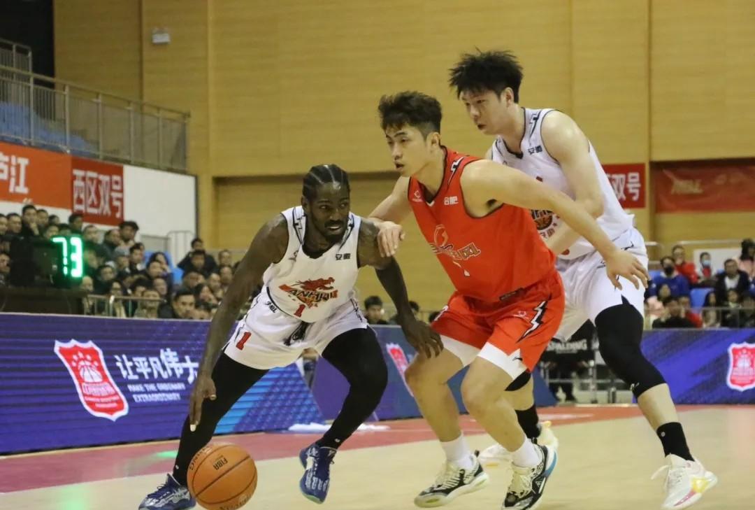NBL联赛21日晚进行的4场首轮比赛，主队最终全部拿到胜利，新军焦作文旅和杭州经