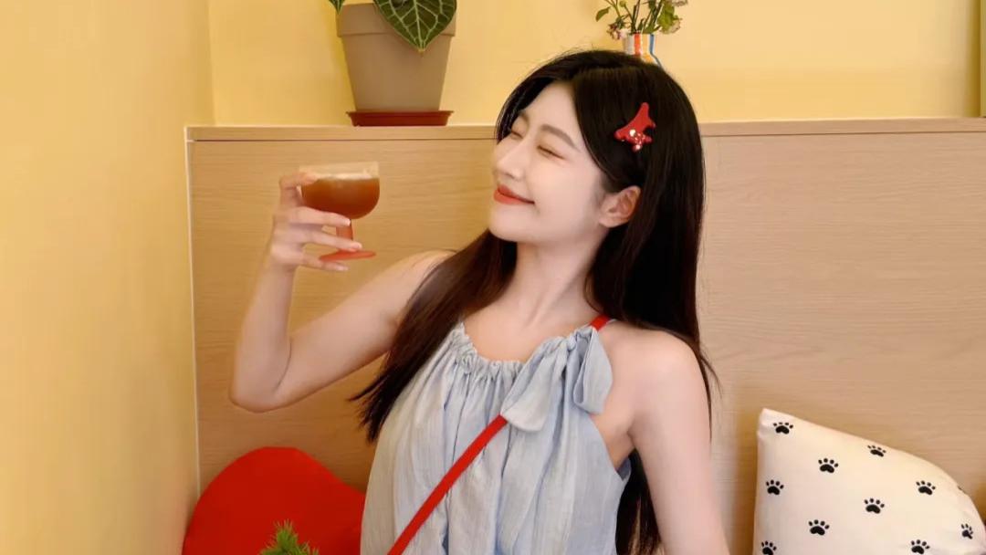 探店下午茶，9个ins风拍照姿势，漂亮生动又迷人，氛围感超棒
