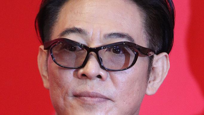 李连杰为什么变年轻了？李连杰只是看起来年轻而已