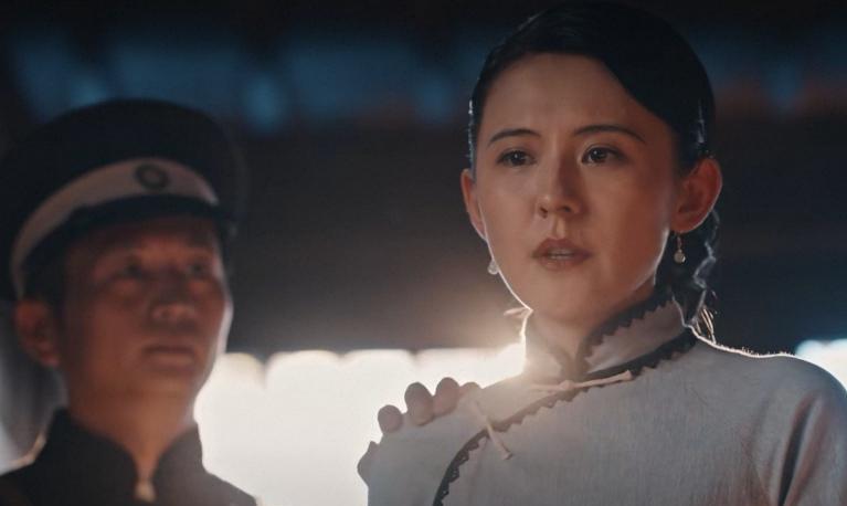 《灼灼韶华》最新剧情预告，嫂子曝光了韶华杀陈二顺的事，巡捕房把韶华抓走了。
哥嫂