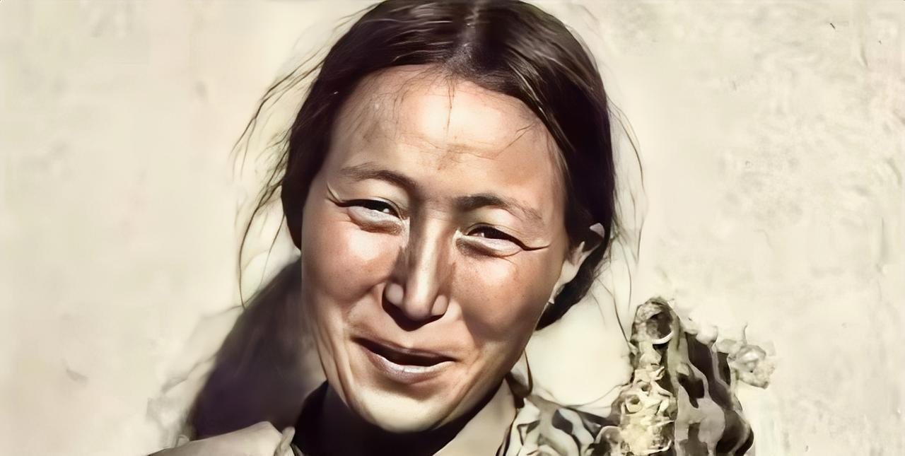 那双布满老茧的手停顿在半空中，炭火映照下的脸庞微微扭曲，十二年的思念、担忧与痛苦