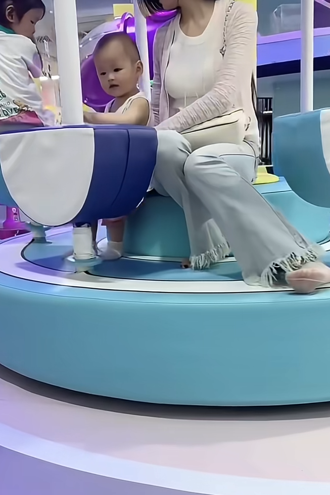 没事就要带孩子出来见见世面！