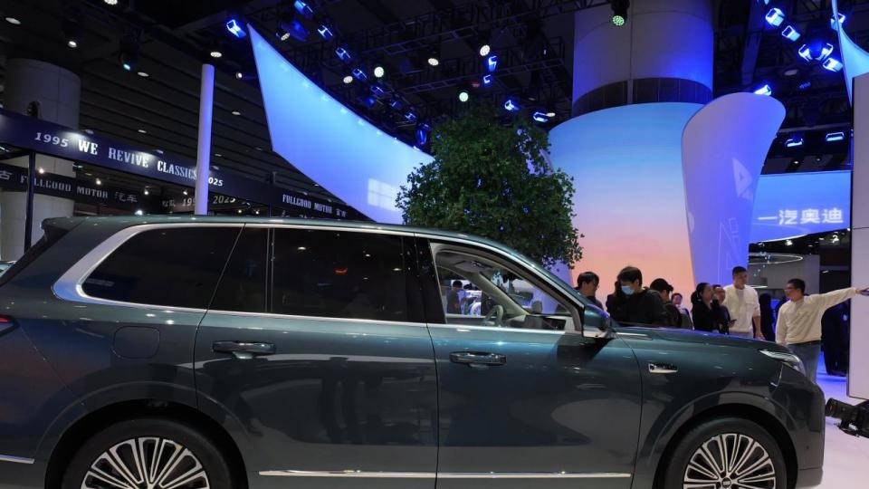 看车展瞄见宝藏车型？吉利银河M9全球上市，价格空间智能全都要