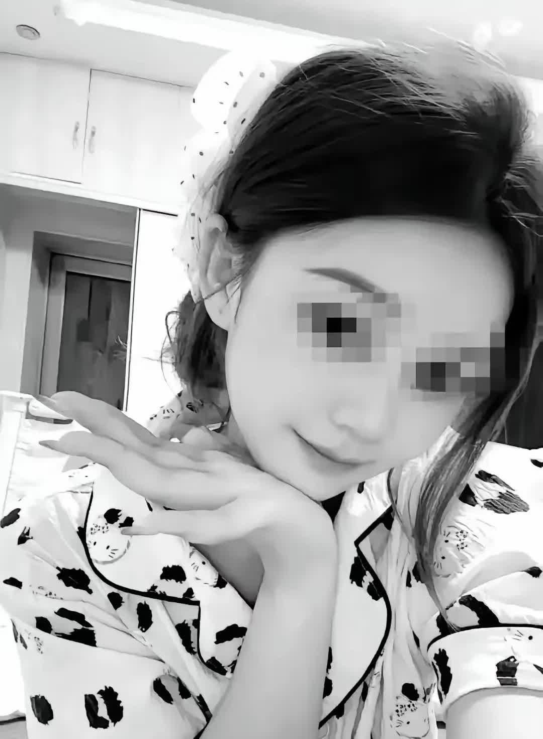 24岁芳龄女子，有的还在校园、有的还宅在家里当“老姑娘”、有的衣食无忧地正躺在爹