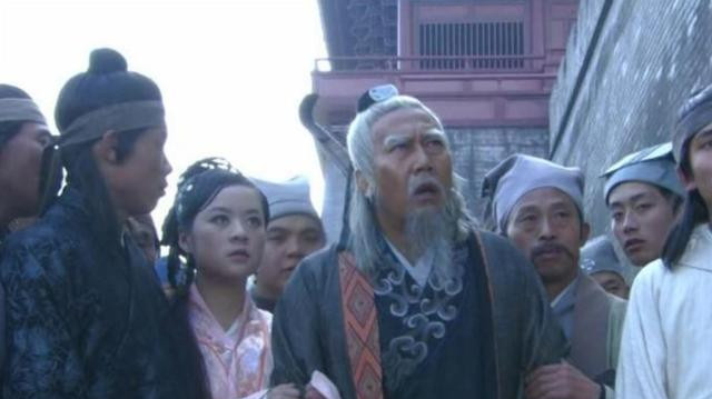 临死前，李善长拿出免死金牌，朱元璋笑道：你看看金牌背面写的啥