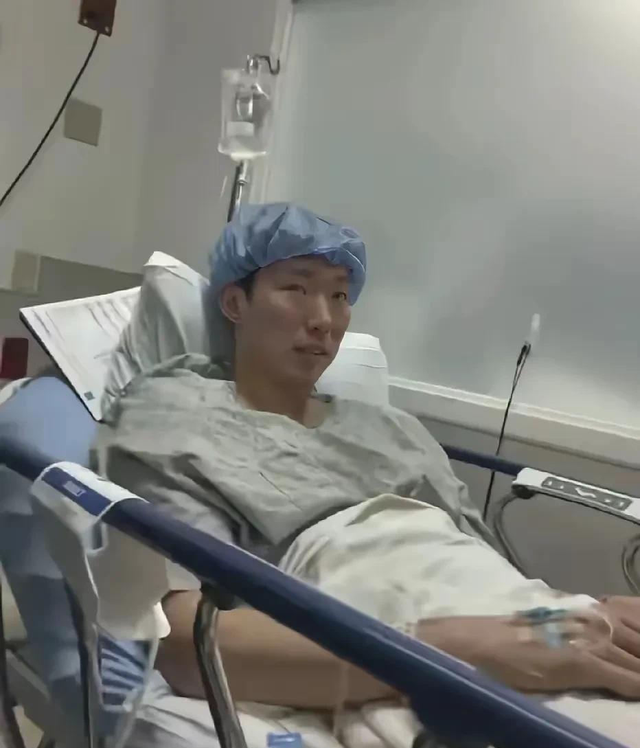 听说周琦又做手术了，这可怎么办呢？那全运会四川男篮怎么办呢。周琦在全运会资格赛上