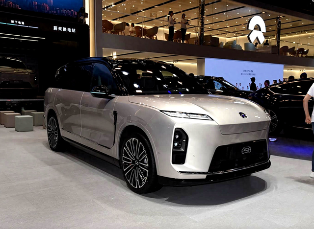 蔚来ES8租电的价格你会买么？
第三代蔚来ES8终于上市了，40.68万的起售价