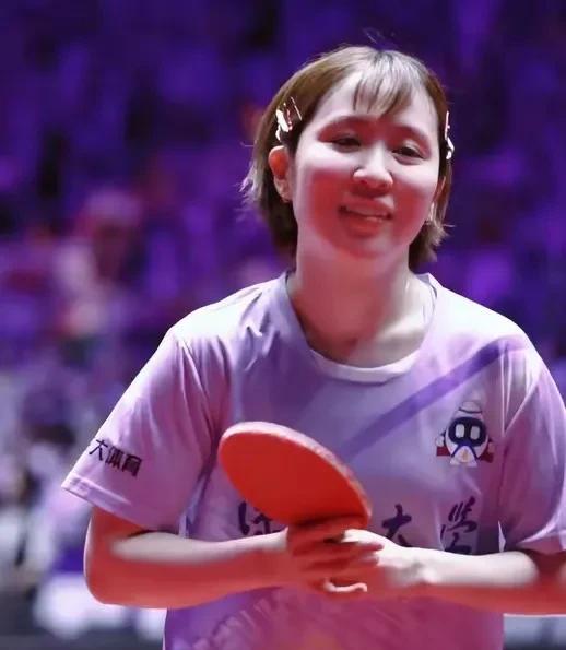 平野美宇也只能靠双打凑分了。
深圳大学队引进平野美宇确实是只考虑她的名气，
配蒯