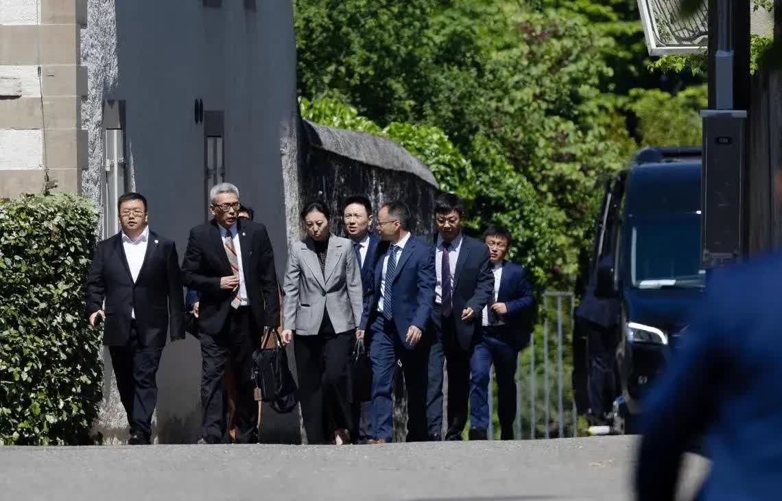5月10号，根据路透社报道的消息，中美双方在瑞士的谈判仍在进行当中。上午大概谈了