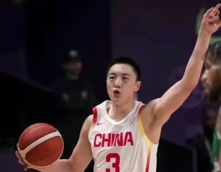 亚洲杯中国男篮同印度男篮上半场的比赛刚结束，中国队以53比31大比分领先，和事先