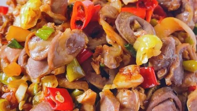 家常美味鸡杂炒红薯粉，简单易学回味无穷