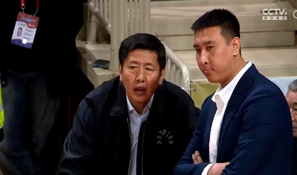 丁团长这回归首秀有点扎心啊！
刚接手浙江稠州金租男篮就碰上硬茬子广东宏远，主场作