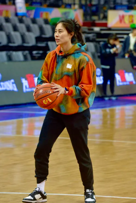 王思雨是中国女篮最好的组织后卫，女子亚洲杯的三场比赛，王思雨虽然不是首发主力组织