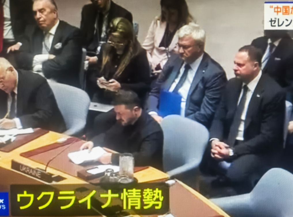 乌克兰总统在联合国大会上发言，胡诌“中国支持俄罗斯打击乌克兰”
      据外