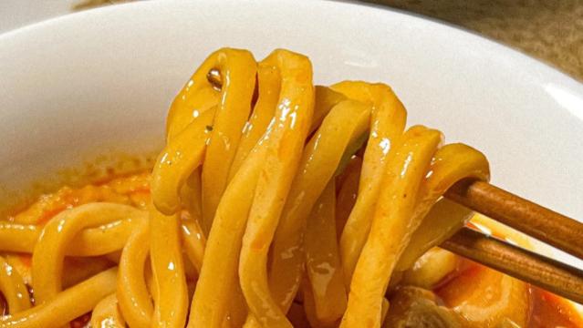 韩式乌冬面：酸辣开胃，一口嗦进首尔街头的烟火气！