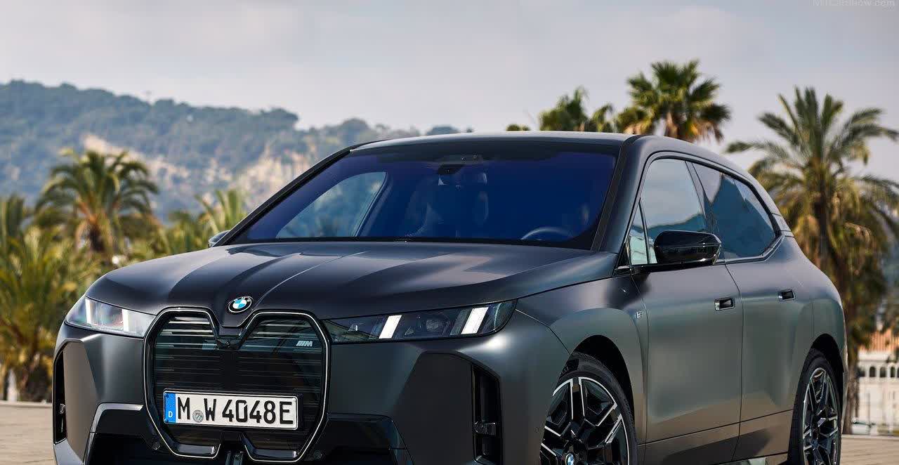 【宝马高性能电动 SUV “iX5” 曝光！“保时捷、路特斯紧张了”】
作为宝