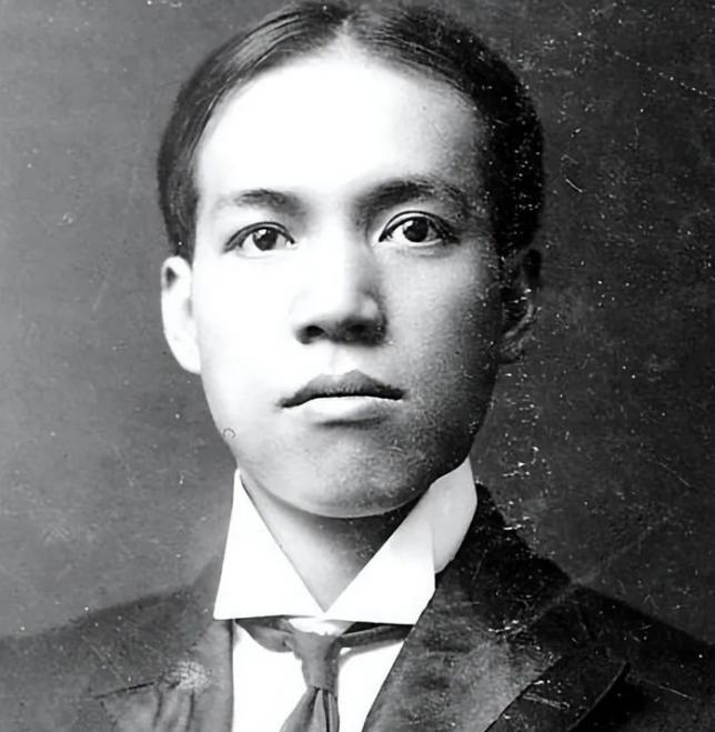 1903年，梁启超与17岁的王桂荃结为夫妇，夜里，梁启超说：“我主张一夫一妻，因