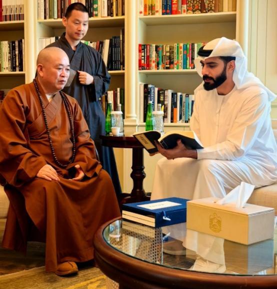终于弄明白了！
为啥几十年相安无事，
现在要对大和尚动手了！因为他干的这件事：