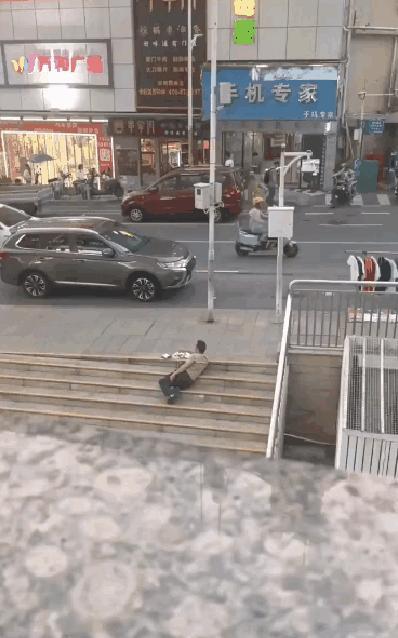这种感觉挺爽，只不过大多数人拉不下脸去这样