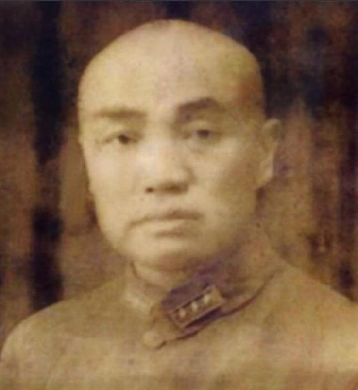 1943年，国军上将于学忠被日军包围，带路的伪军司令喊话：“于总司令下山投降吧，