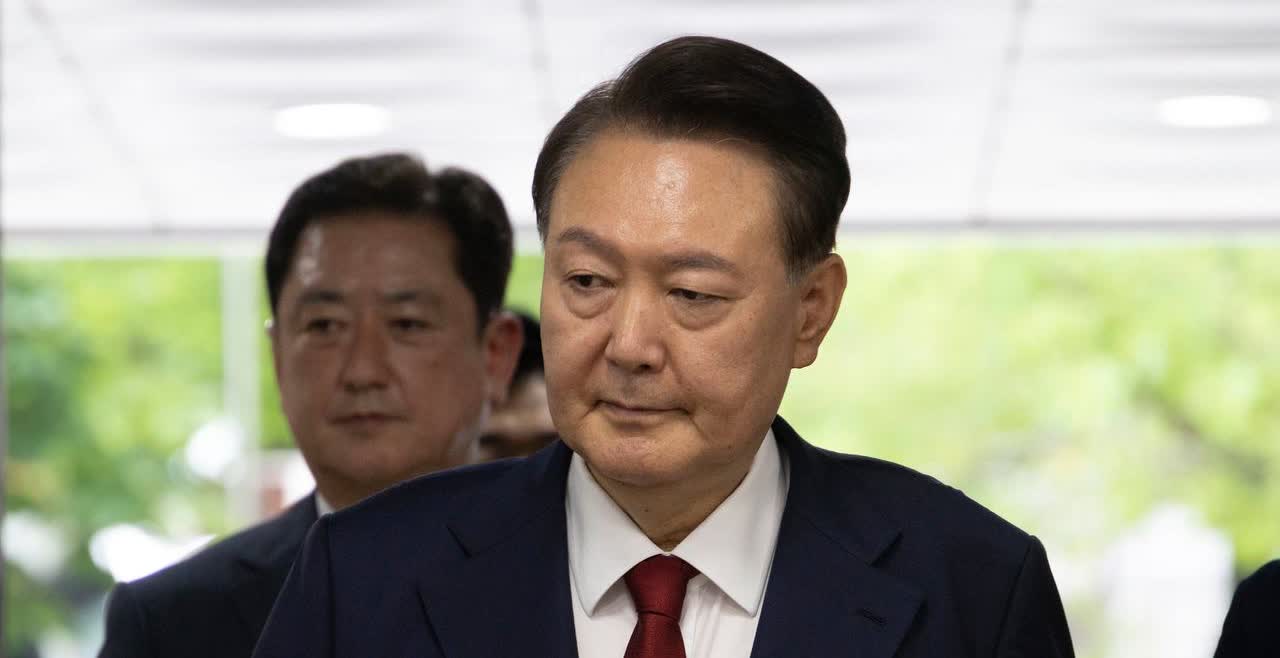 31日，韩国首尔中央地方法院批准逮捕前总统尹锡悦。这一逮捕令是金建希特检组申请签