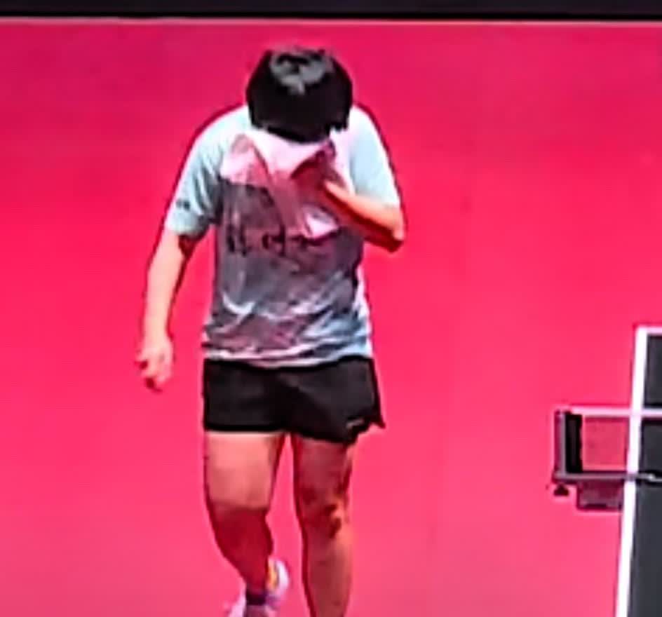 谁都没想到吧！
小磨菇自己可能都没想到，
陈熠可能也没想到，
居然0:3输