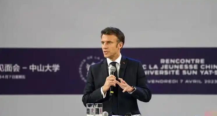 法国是为数不多的支持巴勒斯坦的西方国家之一，它一直积极推动巴勒斯坦地区实行两国制