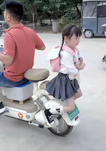 父女俩闹掰了！父女俩闹掰了！