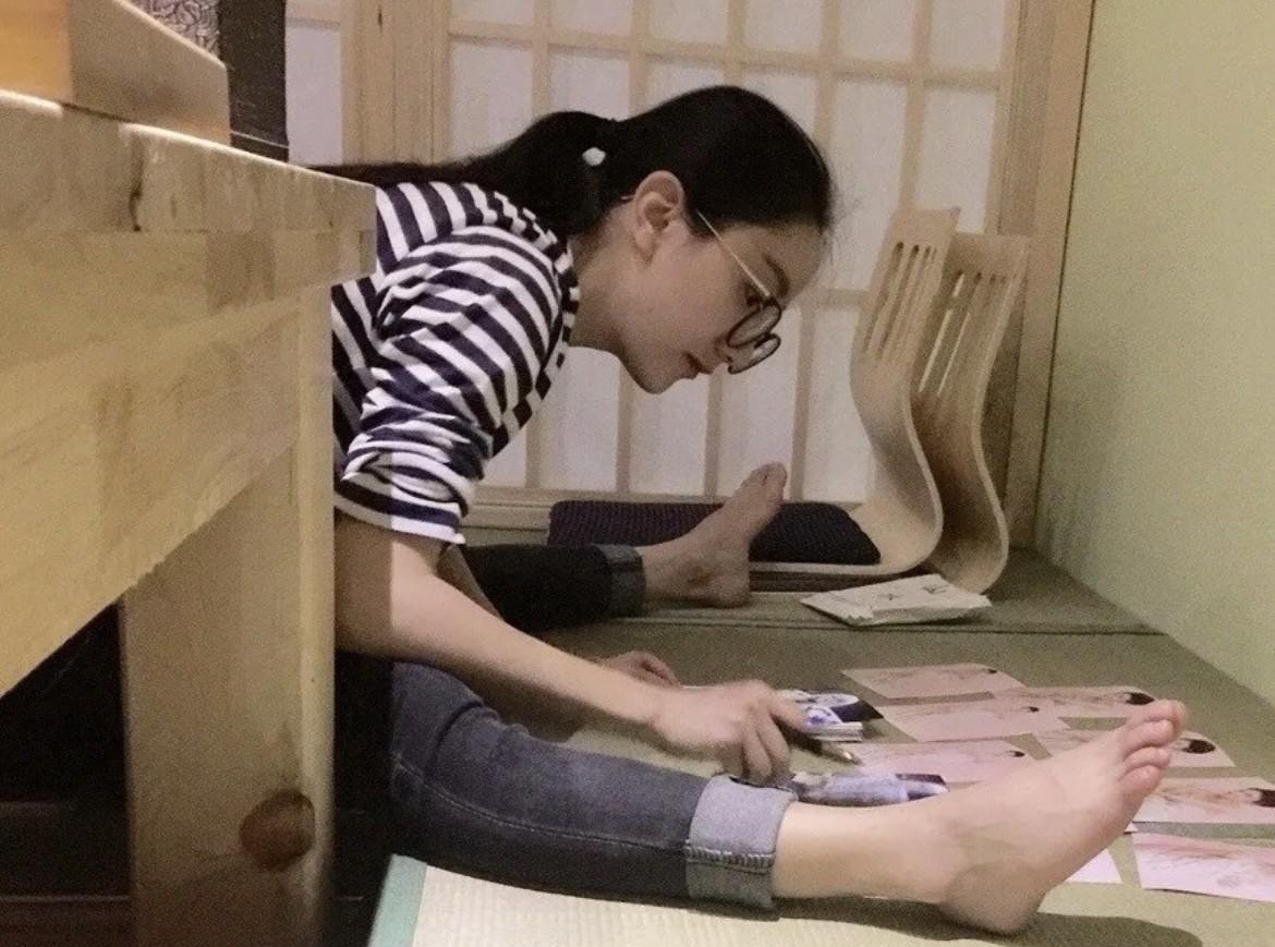 李倩，160cm，宅家时光，享受手工DIY的乐趣。