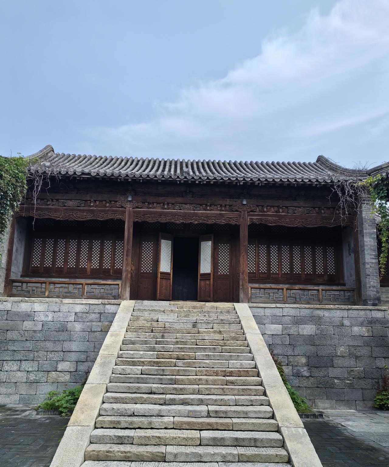 左宗棠收复新疆付出了何等惨重的代价？
他向洋人举债1375万两白银，
又向华商借