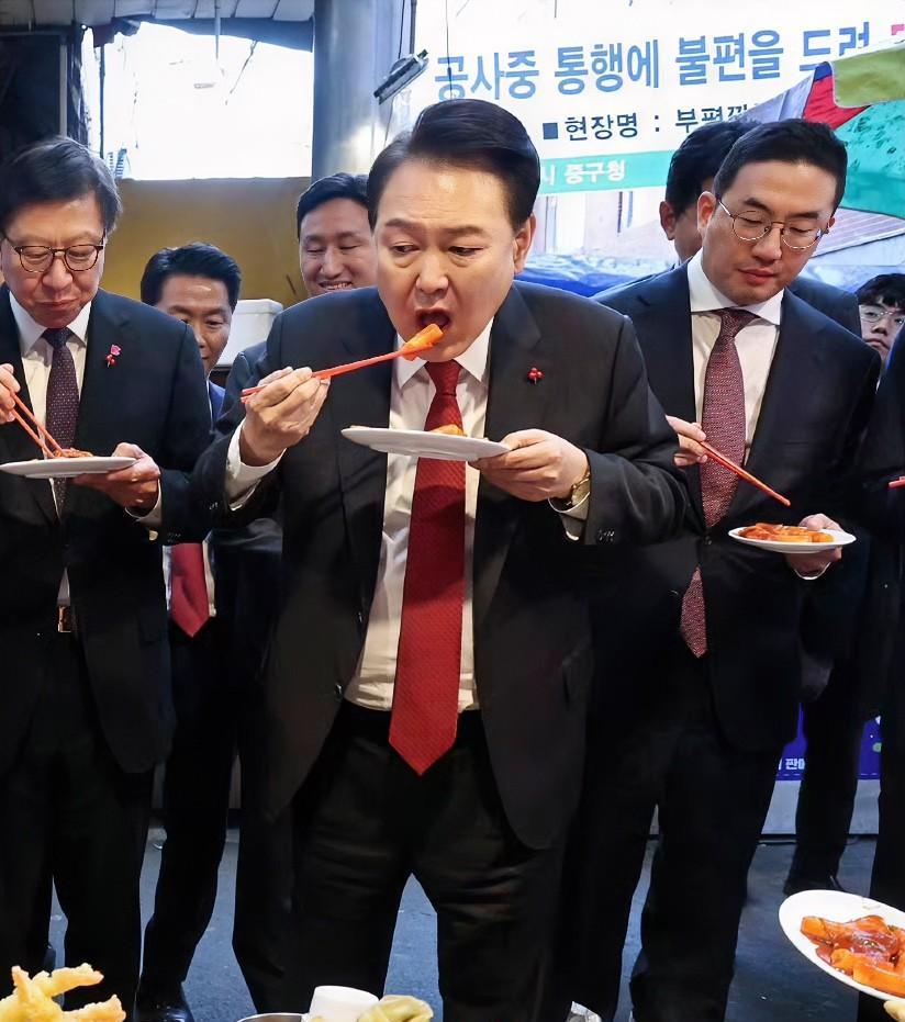 每日餐标27元，辣白菜、大酱汤管够！韩国前总统尹锡悦被捕后伙食标准曝光。当地时间