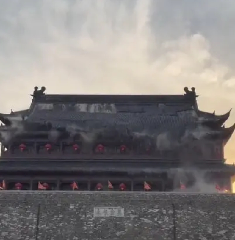 5月19日下午，安徽滁州凤阳鼓楼发生坍塌。
据悉，凤阳鼓楼始建于明洪武八年，即公