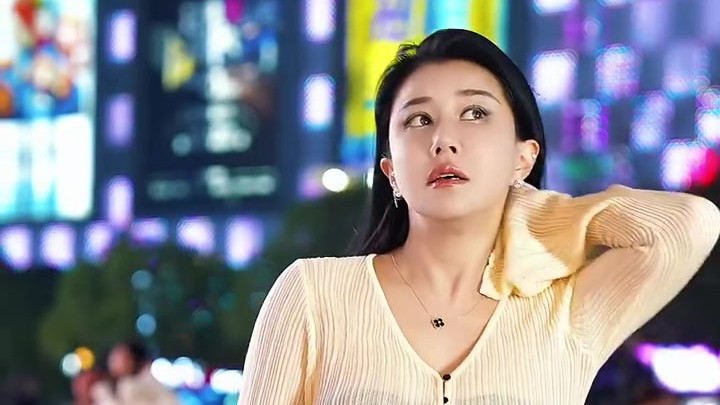 从‘三级片’女星到山东农村媳妇：她的黑历史与大尺度照片引发热议