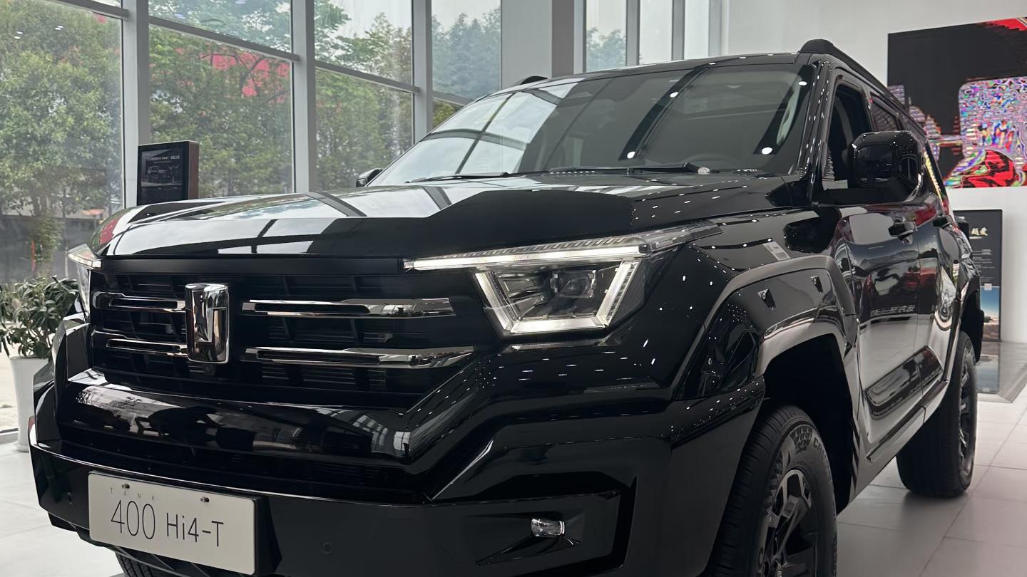 硬派越野巅峰对决：坦克400 Hi4-T vs 方程豹豹5 vs 北京BJ60