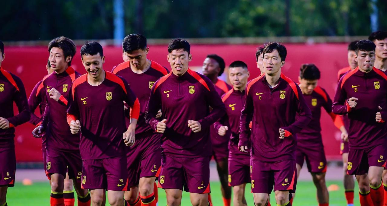 国足队员喊话：再降薪就退队？网友回复：五千块都给多了！
成绩稀烂，赞助商纷纷撤资