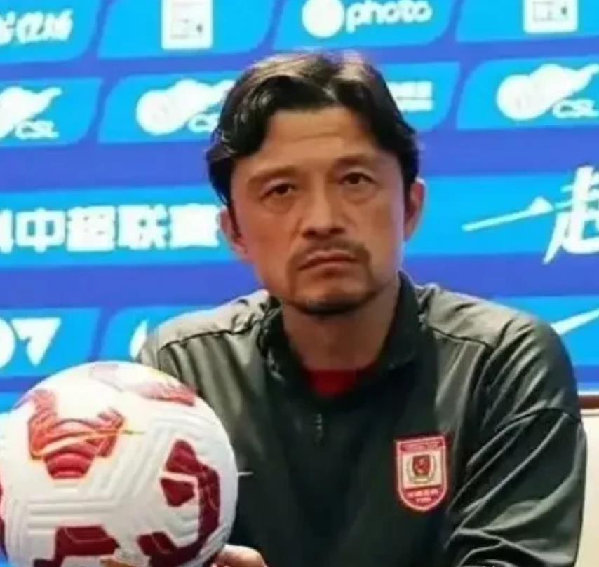 长春亚泰VS梅州客家
赛前新闻发布会上亚泰主帅谢晖说了一句话：

谢晖：我们都知