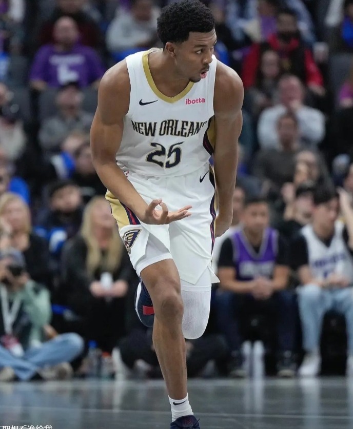 墨菲连嘴哥都不如，三个首轮换墨菲的人是怎么想的？
墨菲的数据是在垫底球队以场均3