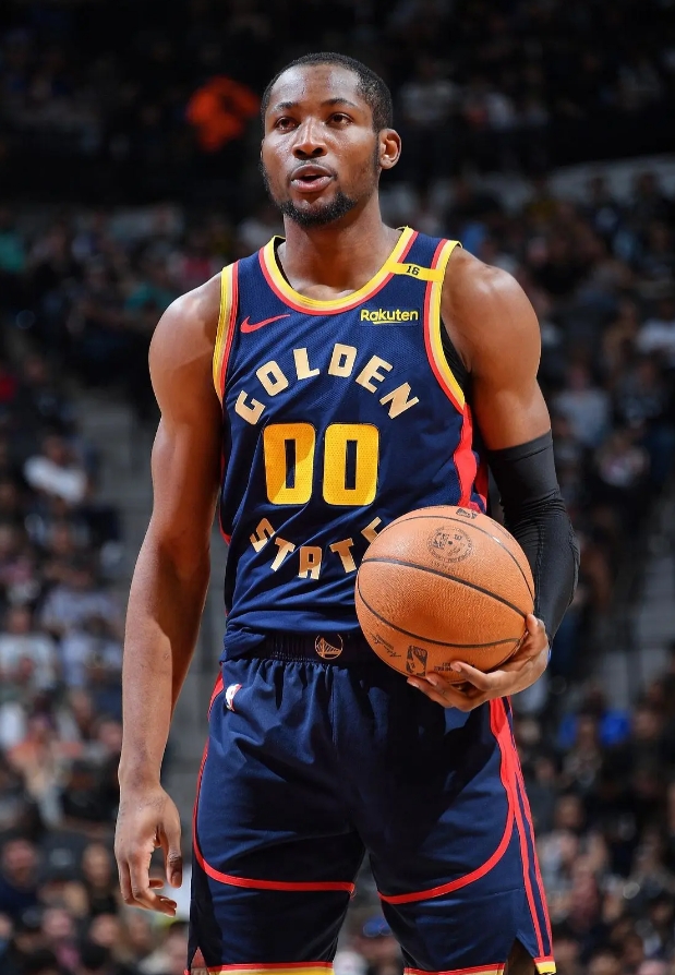 美记Sam Esfandiari报发文表达了自己对勇士和库明加的看法。
原文写道