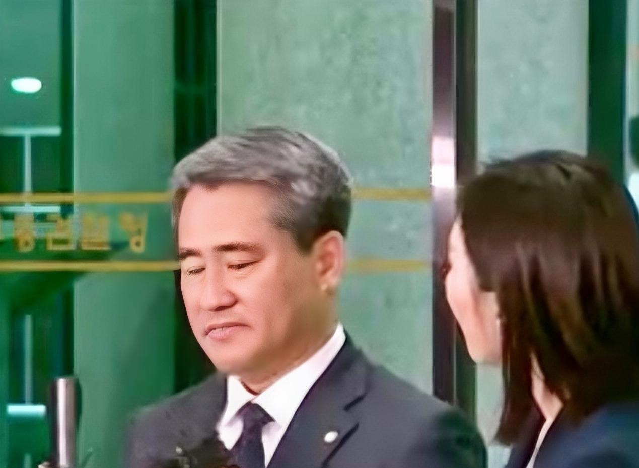 总统被捕，身体垮了，还查吗











---










