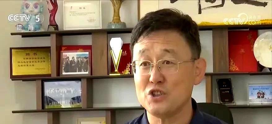 孙继海在央视《足球之夜》捅破窗户纸了！
人家原话狠直接：国足那帮孩子不是不玩命，