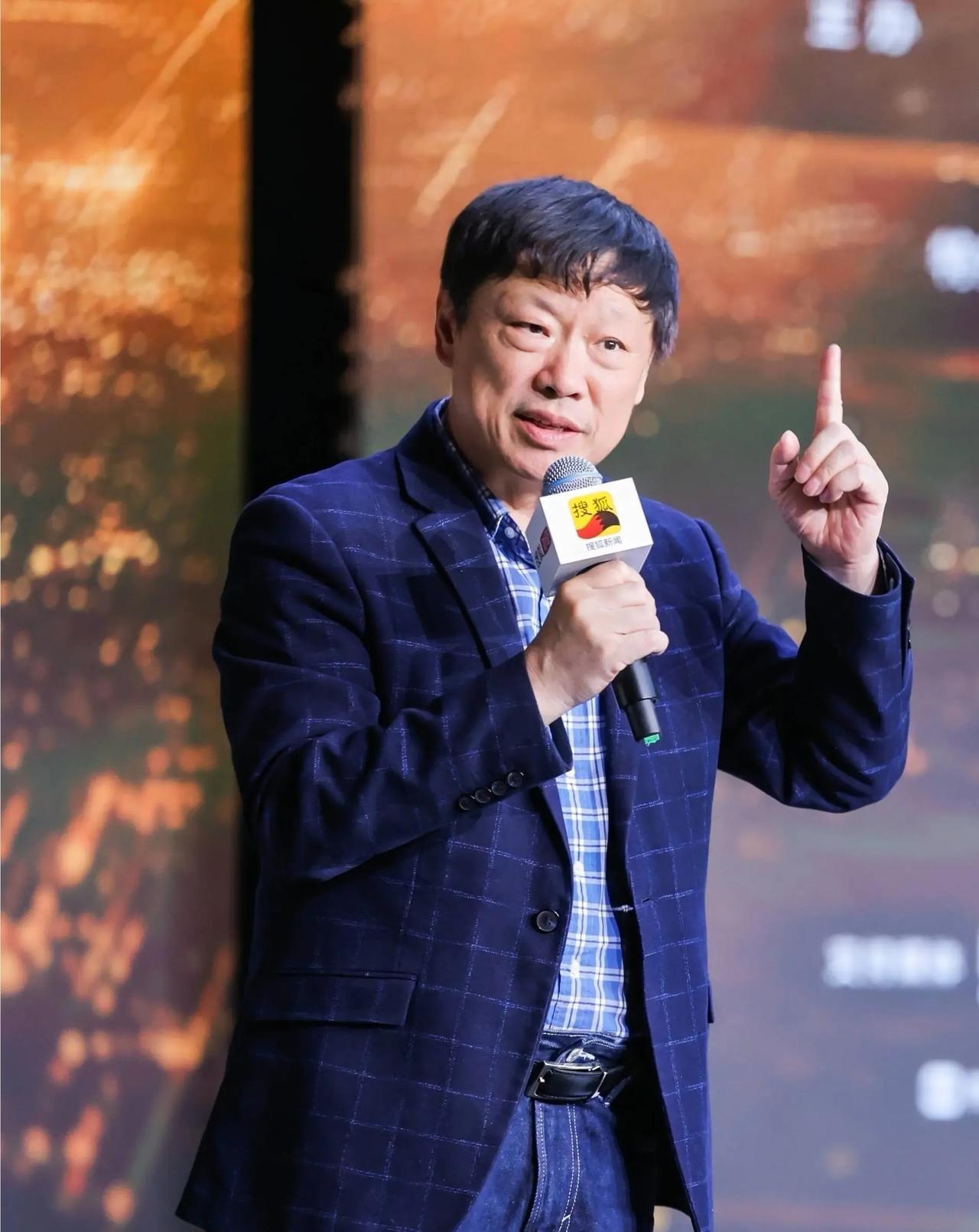 老胡还是对武大吃力不讨好的“男女对立”事件提出几个观点:
1.一切以法院判决为准