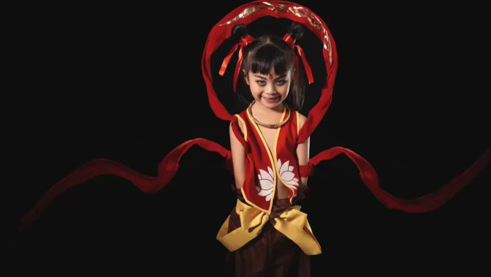 抖音快手百万粉丝网红“哪吒小仙女”转型拍摄抗战纪念作品