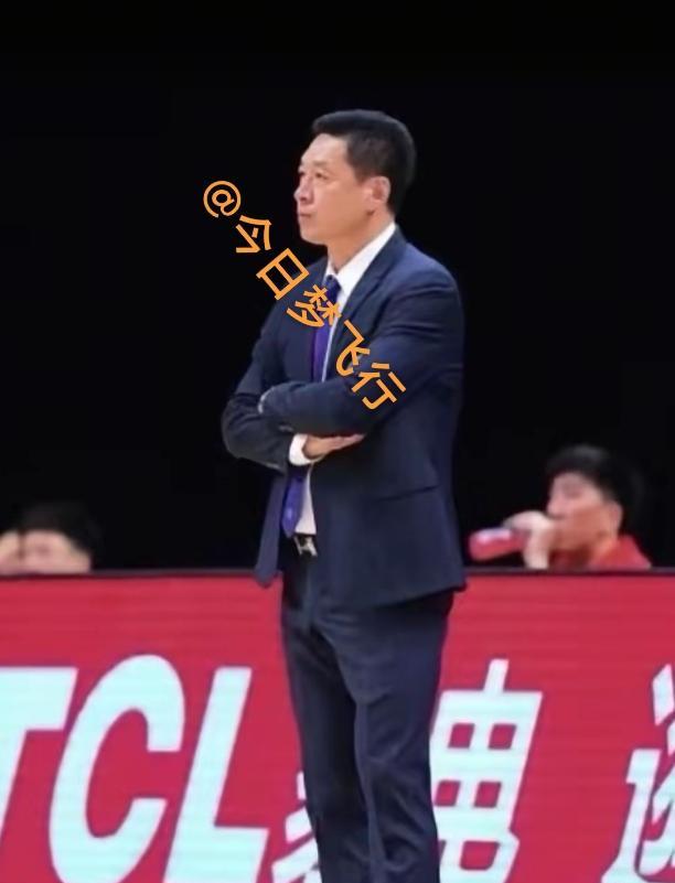 冠军教头李春江离开山西重返上海！
广东队冠军功勋教练李春江已经离开山西队，重返上