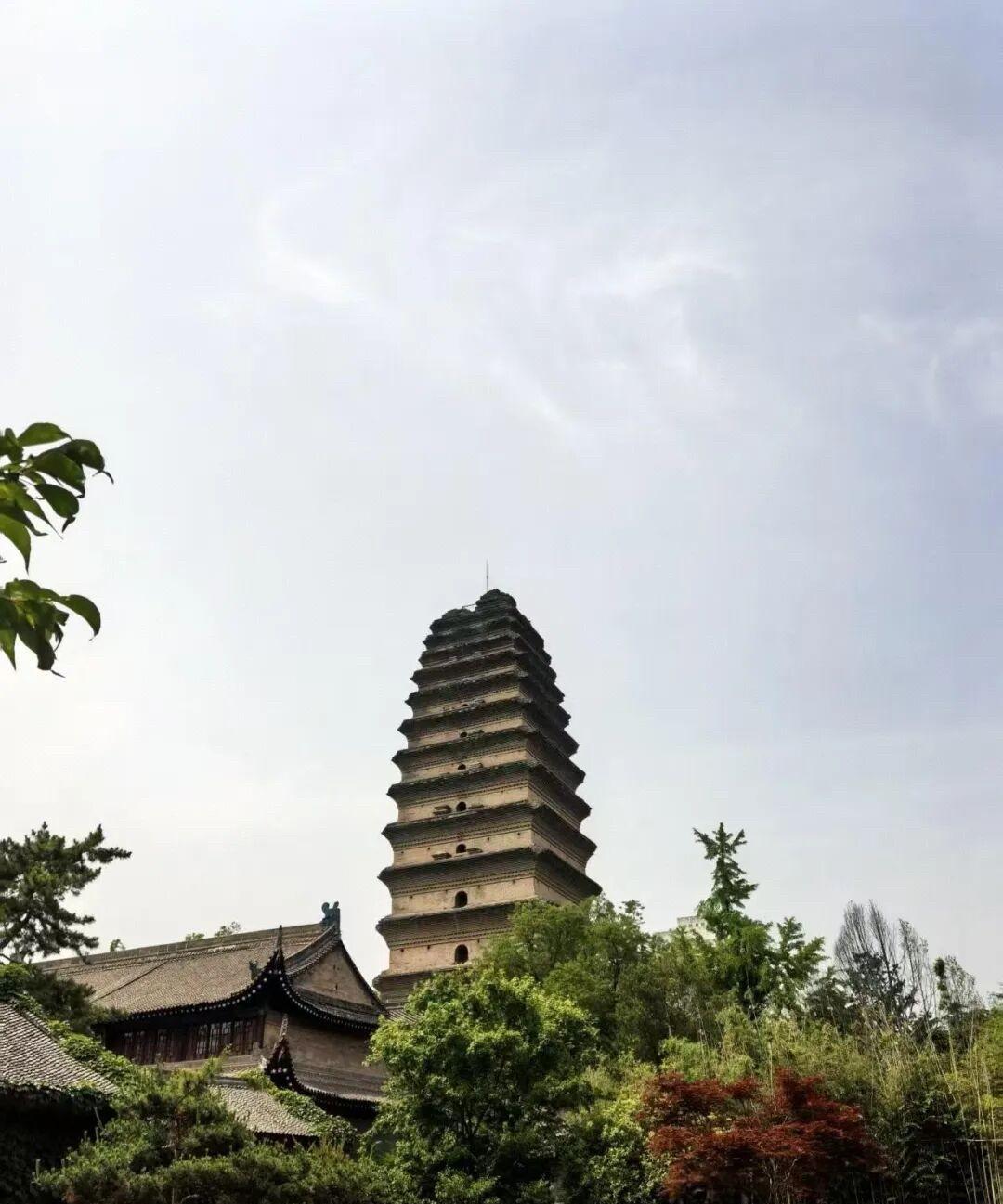 国庆西安必去六大免费旅游景点
一  西安大雁塔景区音乐喷泉广场
大唐不夜城步行街