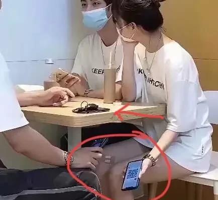 男：哥们，今生我只想跟你做竞争对手！来世还是好兄弟！

女：人往高处走，不要