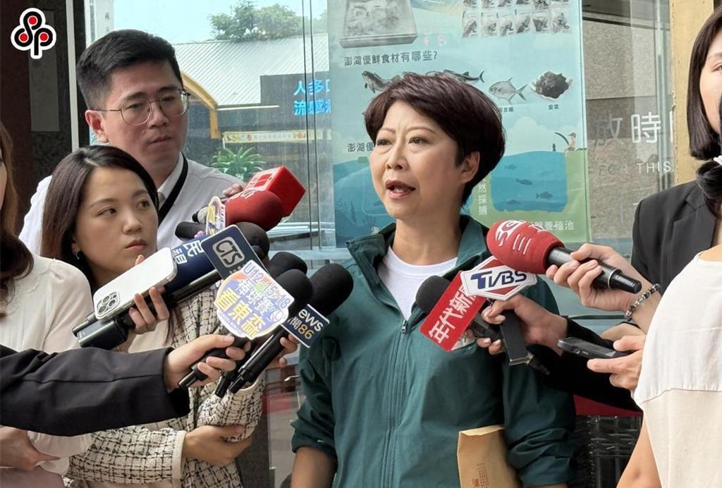 民进党团群组内鬼是谁？ 陈亭妃否认是自己
花莲堰塞湖溢流重创光复乡，第一时间民进