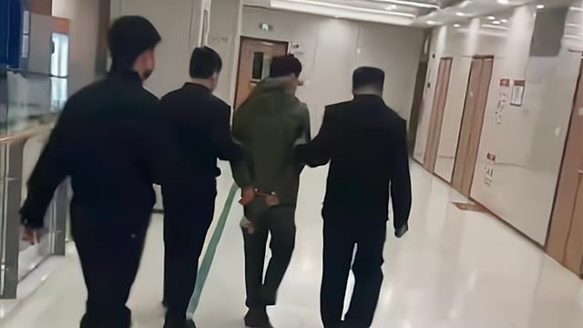 最新后续！上海地铁男子妻子被曝，高颜值羡煞旁人，更多细节流出